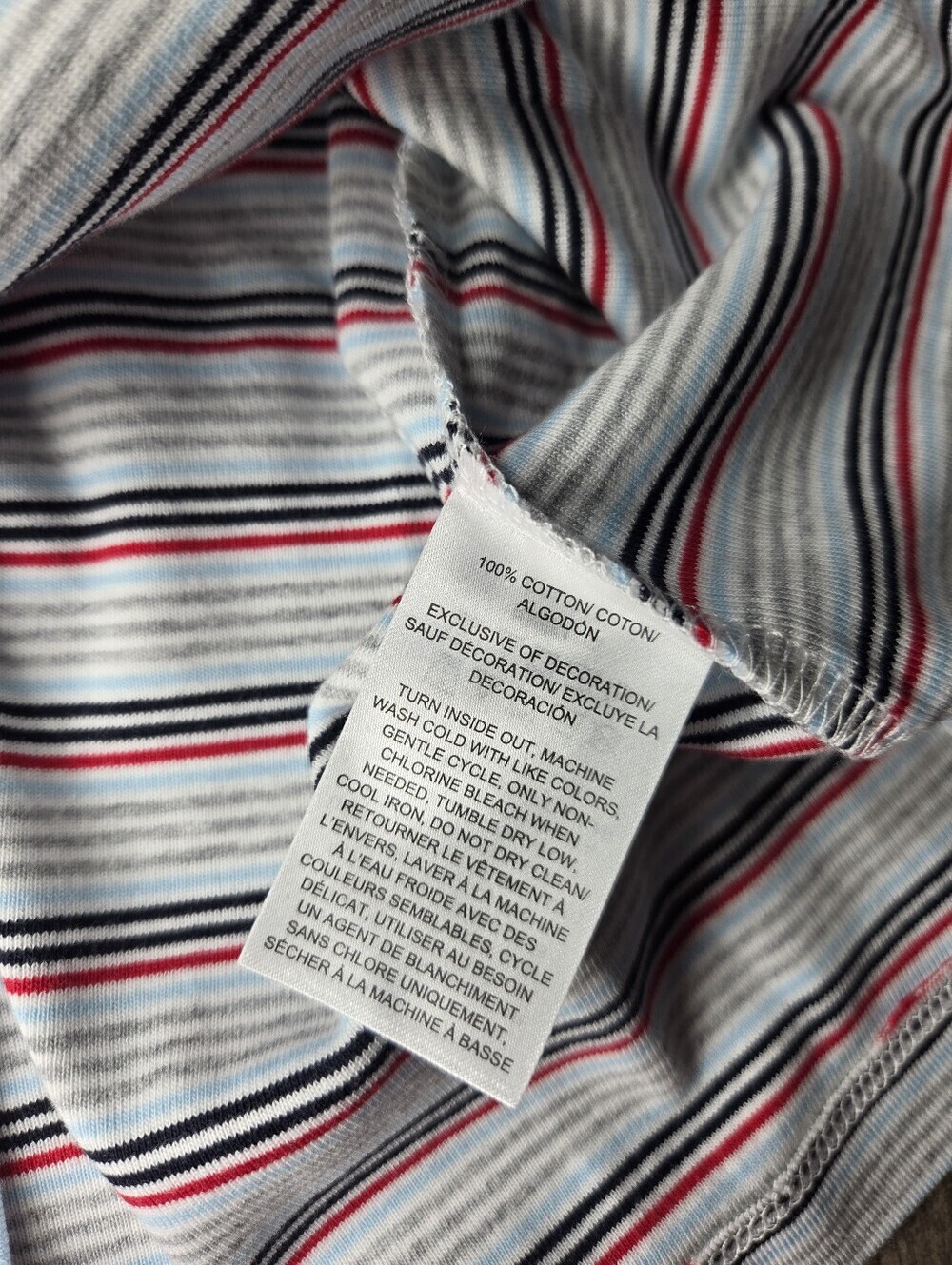 NWT Tommy Hilfiger Women's Striped V-Neck Tee T-Shirt Gray Blue Red White Medium - Picture 4 of 16